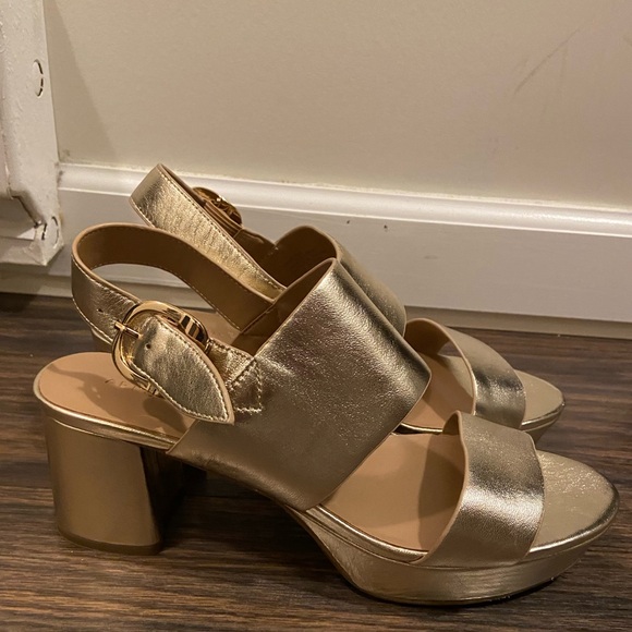 Aerosoles women’s gold sandals - Picture 4 of 8